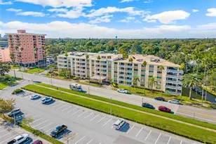 1200 N Shore Dr NE, Saint Petersburg, FL 33701 - Photo 3