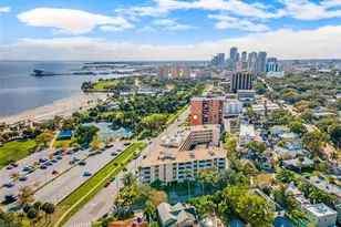 1200 N Shore Dr NE, Saint Petersburg, FL 33701 - Photo 1