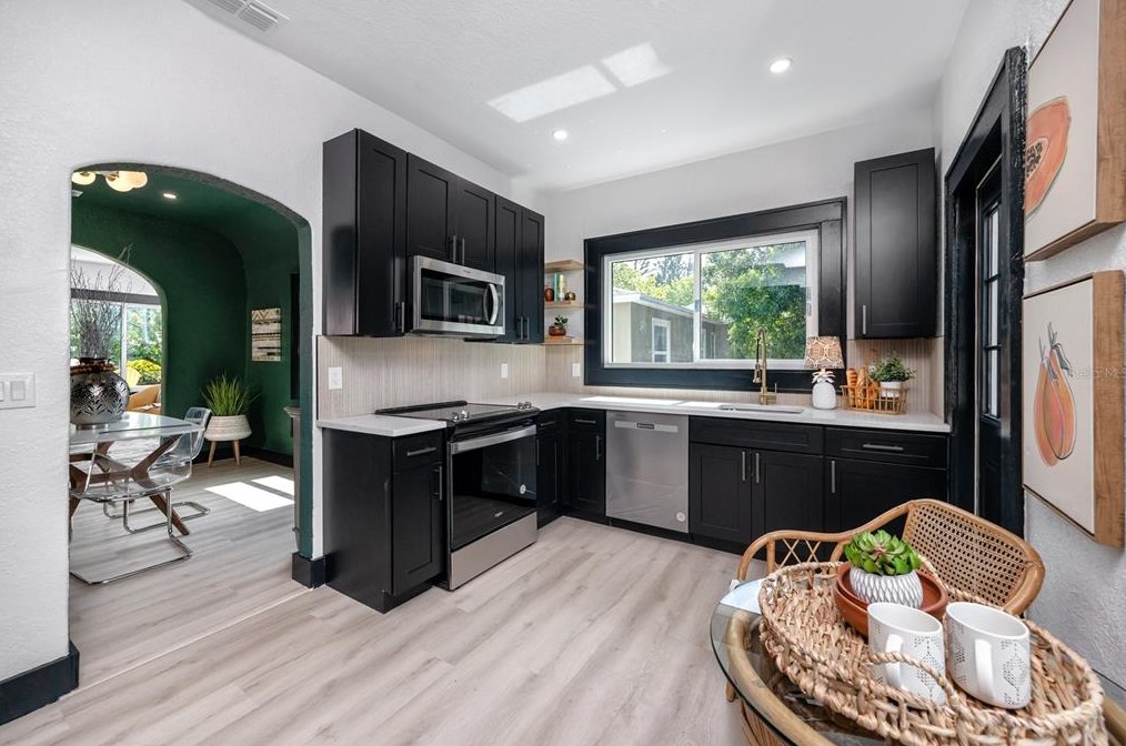 4134 2nd Ave, Saint Petersburg FL  33711-1104 exterior