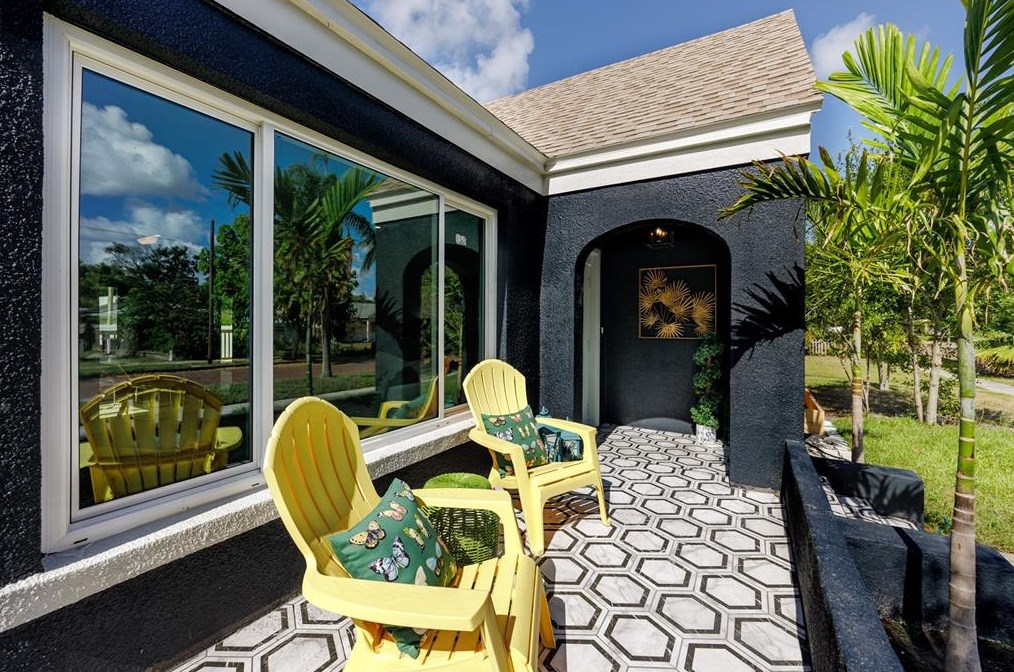 4134 2nd Ave, Saint Petersburg FL  33711-1104 exterior