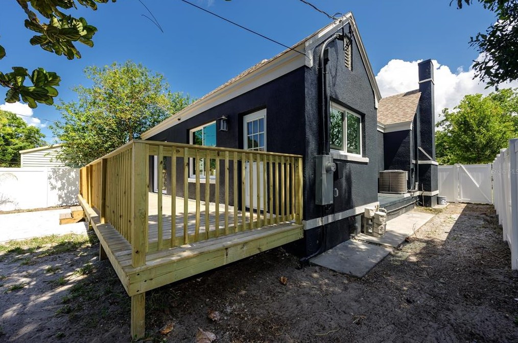 4134 2nd Ave, Saint Petersburg FL  33711-1104 exterior