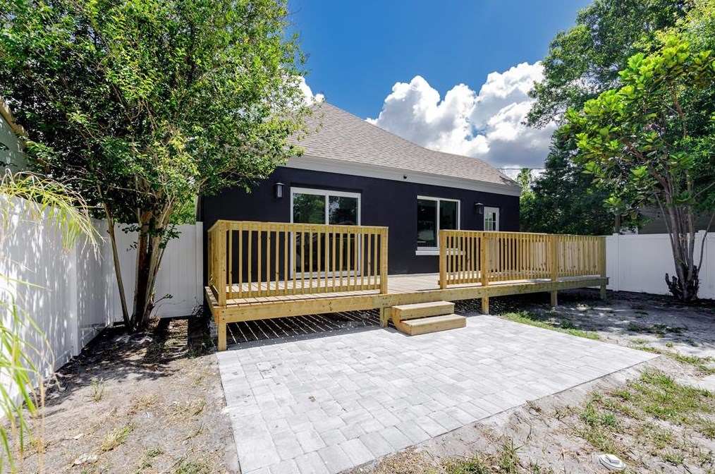 4134 2nd Ave, Saint Petersburg FL  33711-1104 exterior