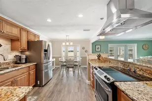 5257 Beach Dr SE, Saint Petersburg, FL 33705 - Photo 11