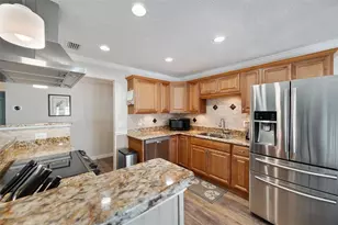 5257 Beach Dr SE, Saint Petersburg, FL 33705 - Photo 7