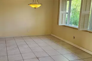 8665 Mockingbird Ln, Seminole, FL 33777 - Photo 13