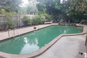 8665 Mockingbird Ln, Seminole, FL 33777 - Photo 13