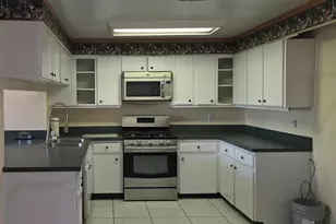 8665 Mockingbird Ln, Seminole, FL 33777 - Photo 3