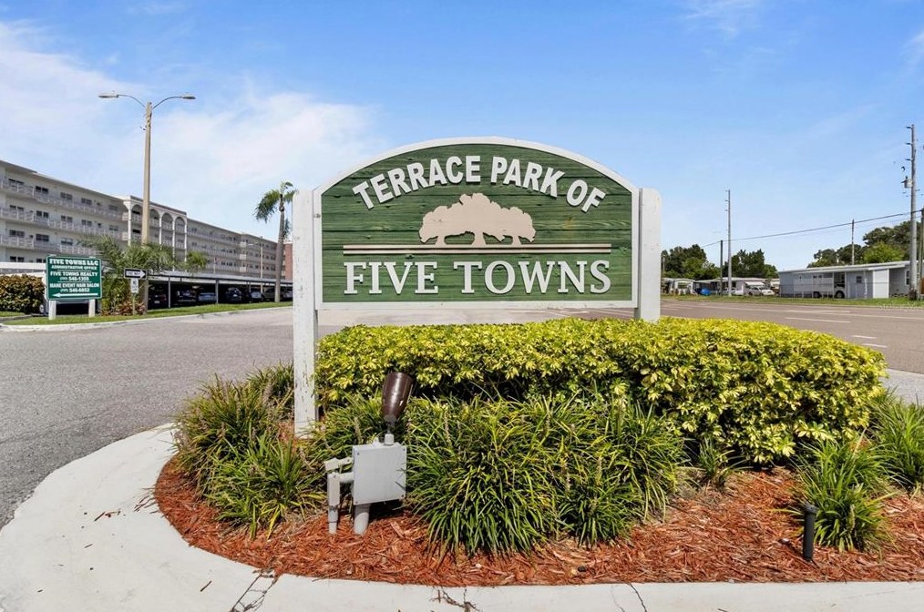 7941 58th Ave, Saint Petersburg FL  33709-1100 exterior