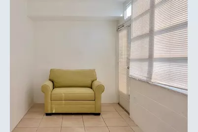 1051 79th Avenue N #103, Saint Petersburg, FL 33702 - Photo 13