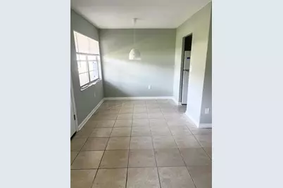 1051 79th Avenue N #103, Saint Petersburg, FL 33702 - Photo 5