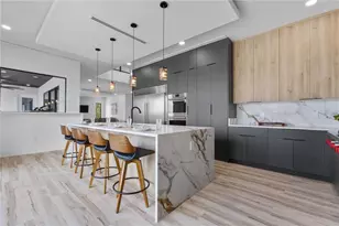 2121 Bayou Grande Blvd NE, Saint Petersburg, FL 33703 - Photo 11