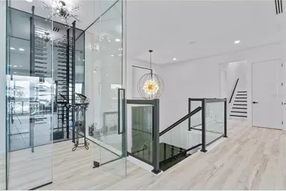 2121 Bayou Grande Boulevard NE, Saint Petersburg, FL 33703 - Photo 9