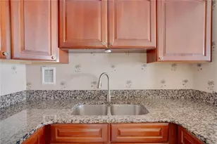 880 Mandalay Ave, Clearwater Beach, FL 33767 - Photo 11
