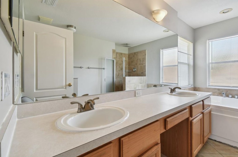 9354 Hidden Water Cir, Riverview FL 33578-3031 exterior