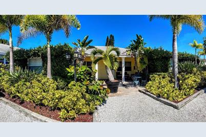 42 Somerset Street, Clearwater Beach, FL 33767 - Photo 1