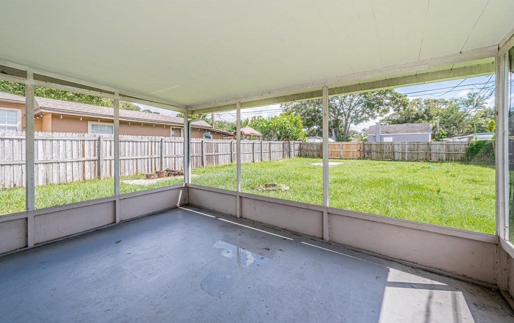 3930 42 Ave, Saint Petersburg FL  33703-5826 exterior