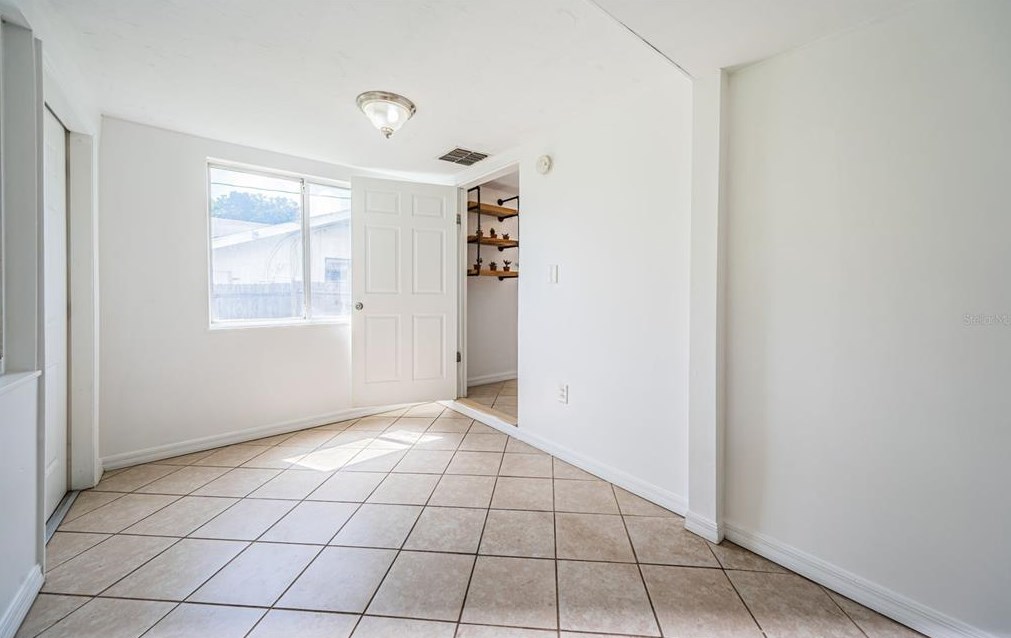 3930 42 Ave, Saint Petersburg FL  33703-5826 exterior