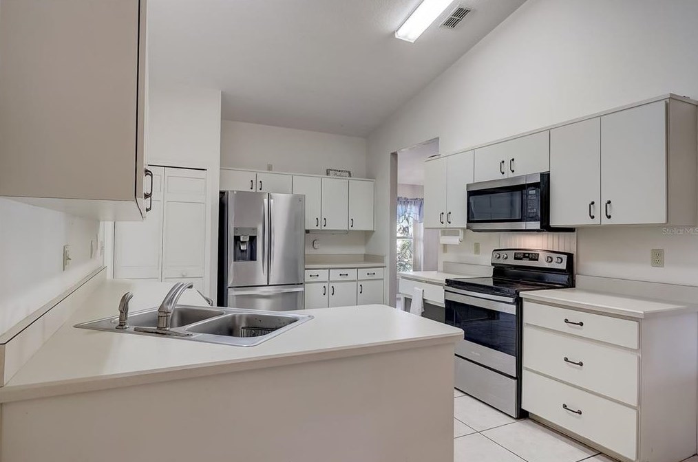 118 Sea Hawk Dr, Daytona Beach FL  32119-1388 exterior