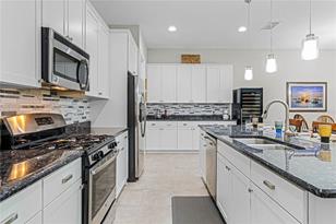 1660 Victoria Gardens Dr - Photo 11