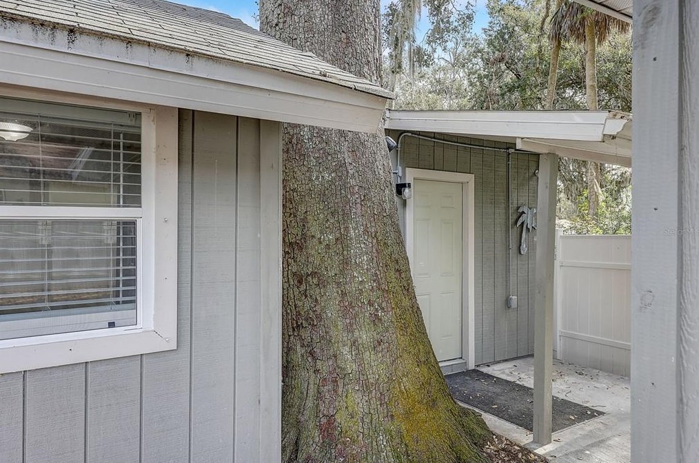 836 Orange Ave, Daytona Beach FL 32114-4764 exterior