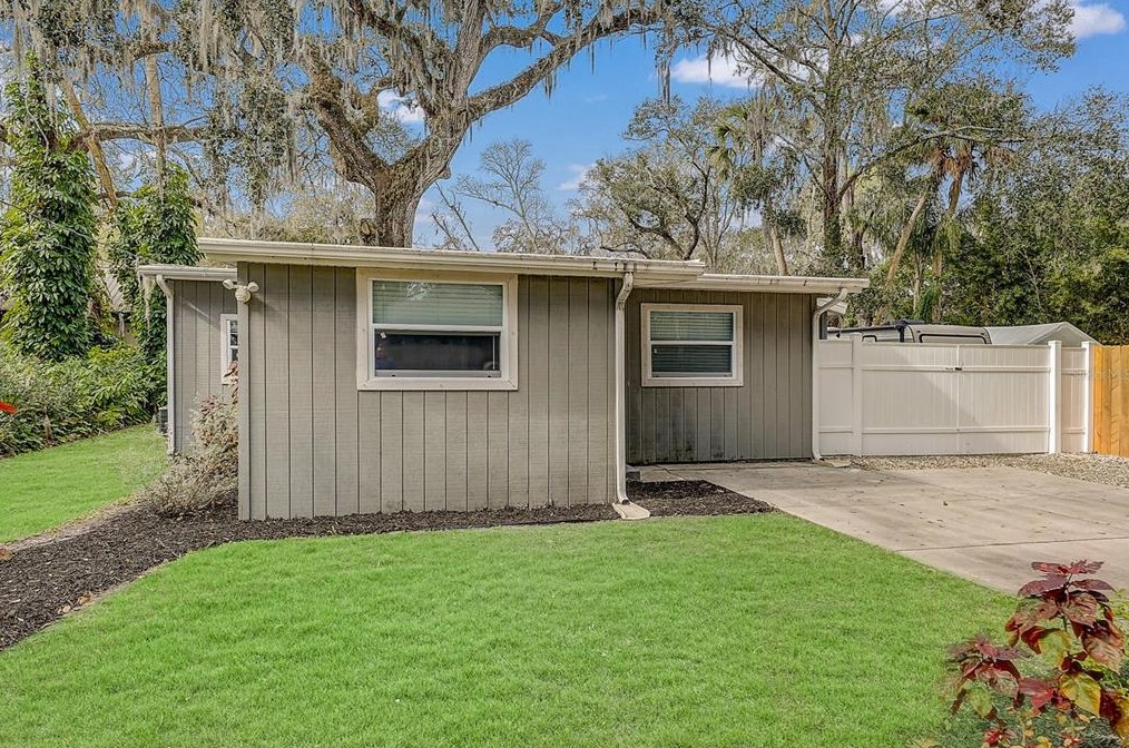 836 Orange Ave, Daytona Beach FL 32114-4764 exterior