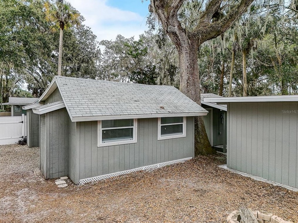 836 Orange Ave, Daytona Beach FL 32114-4764 exterior