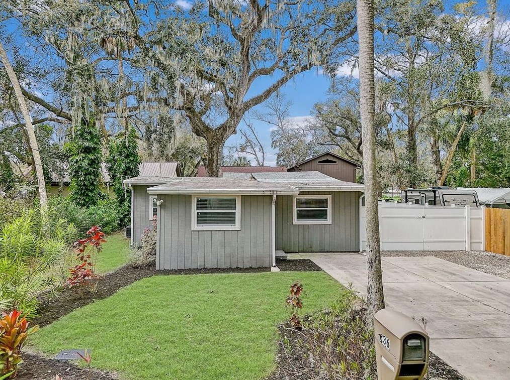 836 Orange Ave, Daytona Beach FL 32114-4764 exterior