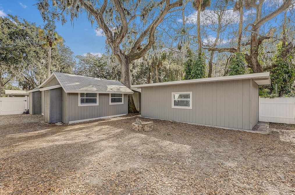 836 Orange Ave, Daytona Beach FL 32114-4764 exterior