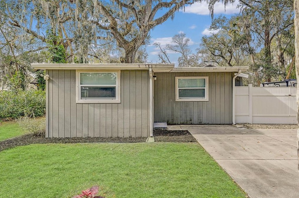 836 Orange Ave, Daytona Beach FL 32114-4764 exterior