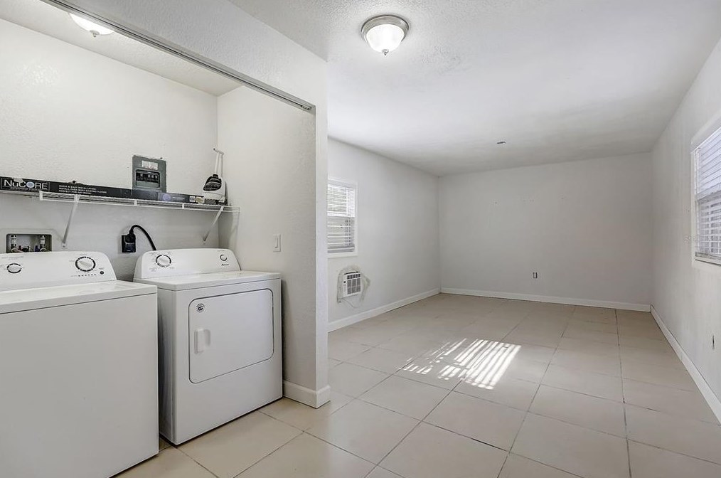 836 Orange Ave, Daytona Beach FL 32114-4764 exterior