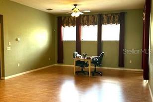 484 Sullivan St - Photo 5