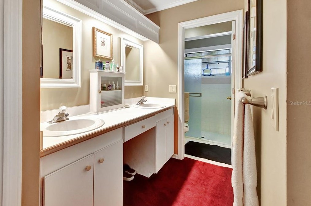 1107 Stillwater Dr, Deland FL  32720-2572 exterior