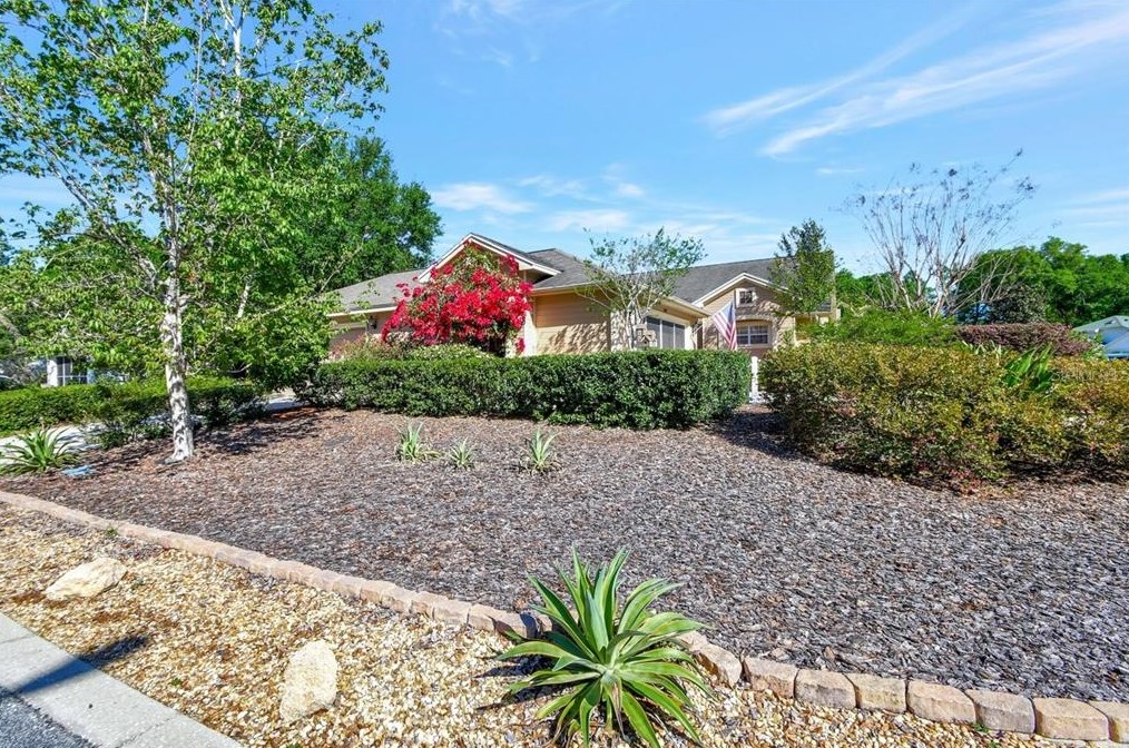 1107 Stillwater Dr, Deland FL  32720-2572 exterior