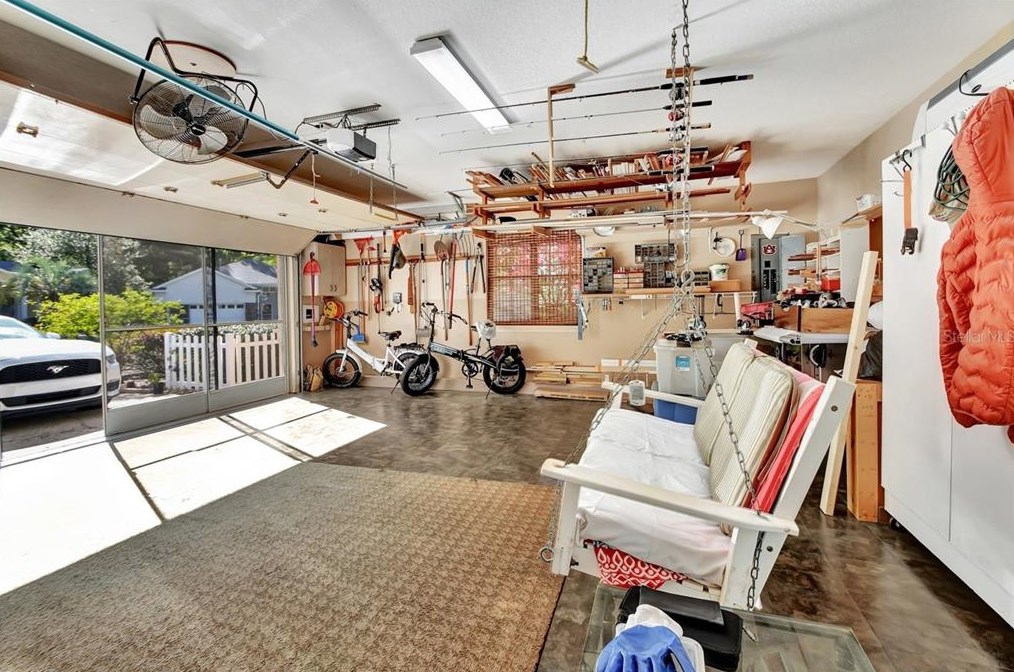 1107 Stillwater Dr, Deland FL  32720-2572 exterior