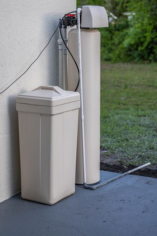 2484 Orange Rd, Deland FL  32724-3051 exterior