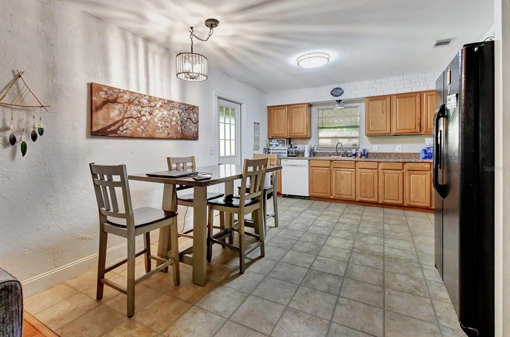 156 Seminole Ave, Lake Mary FL  32746-2929 exterior