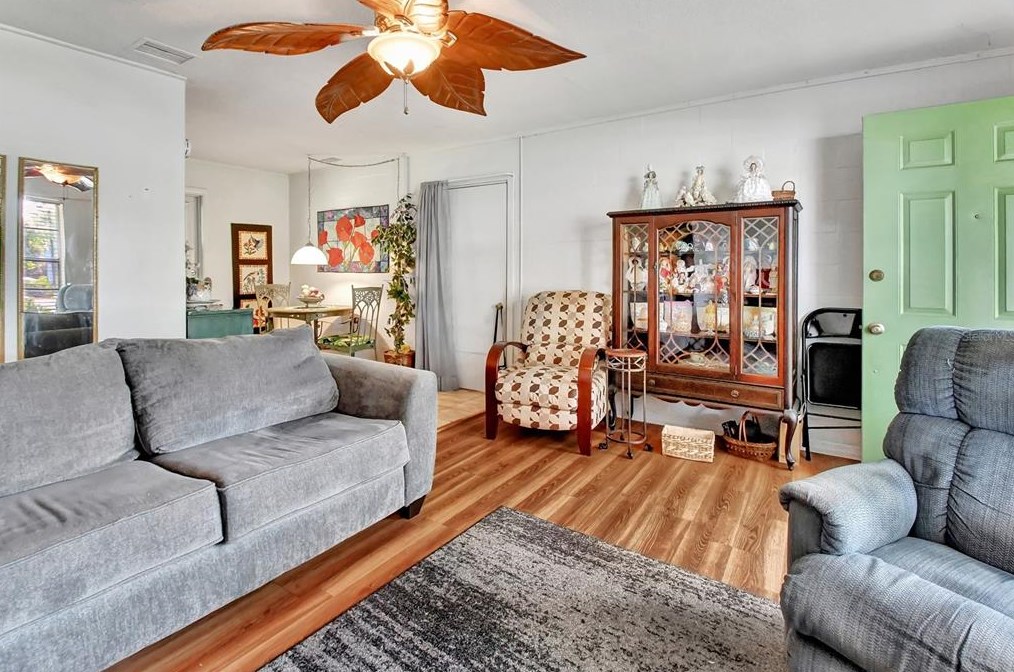 156 Seminole Ave, Lake Mary FL  32746-2929 exterior