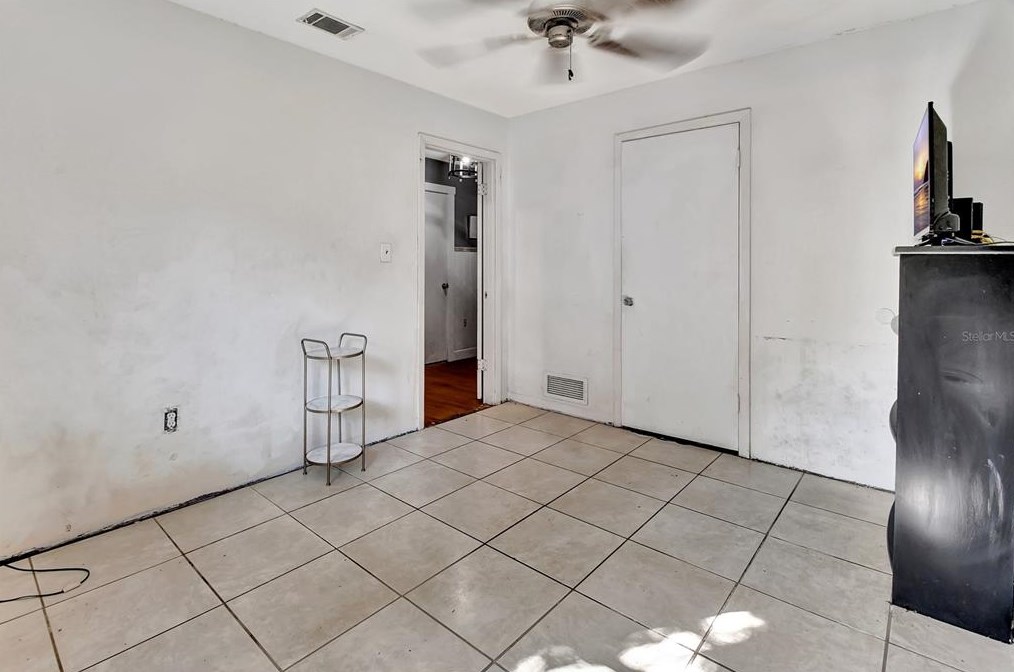 156 Seminole Ave, Lake Mary FL  32746-2929 exterior