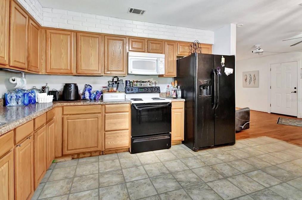 156 Seminole Ave, Lake Mary FL  32746-2929 exterior