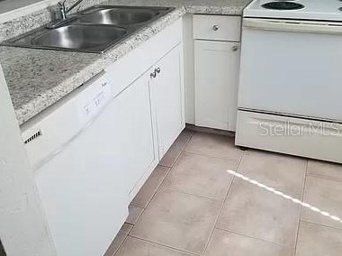 410 Butler Blvd, Daytona Beach FL  32118-4085 exterior