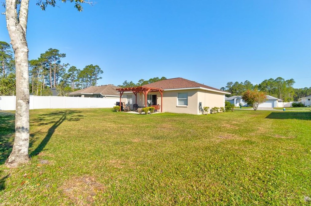 13 Regis Ln, Palm Coast FL  32164-6660 exterior