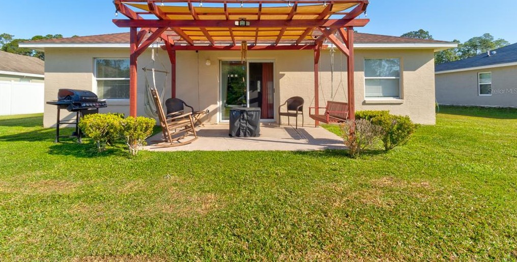 13 Regis Ln, Palm Coast FL  32164-6660 exterior