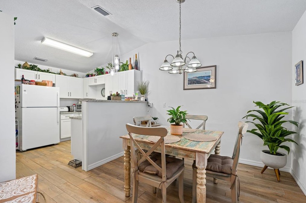 800 Acorn Ln, Daytona Beach FL  32127-4926 exterior