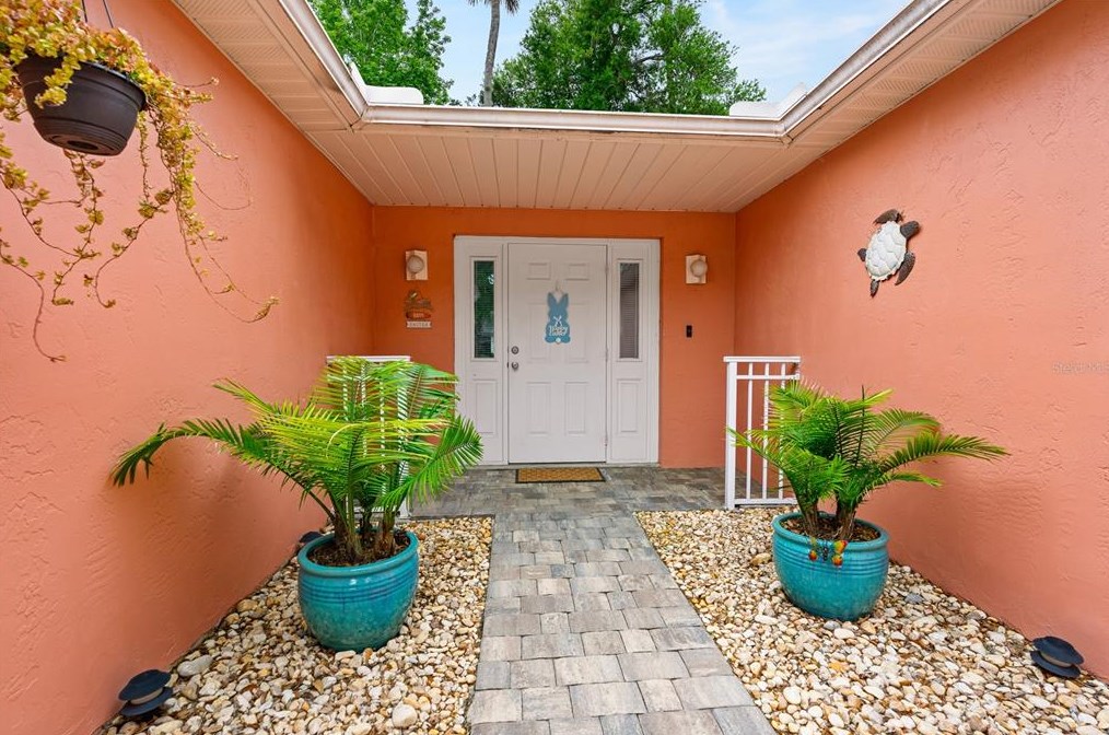 800 Acorn Ln, Daytona Beach FL  32127-4926 exterior