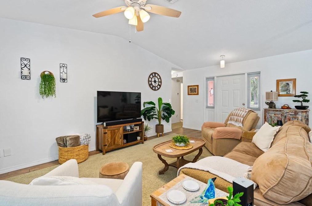 800 Acorn Ln, Daytona Beach FL  32127-4926 exterior