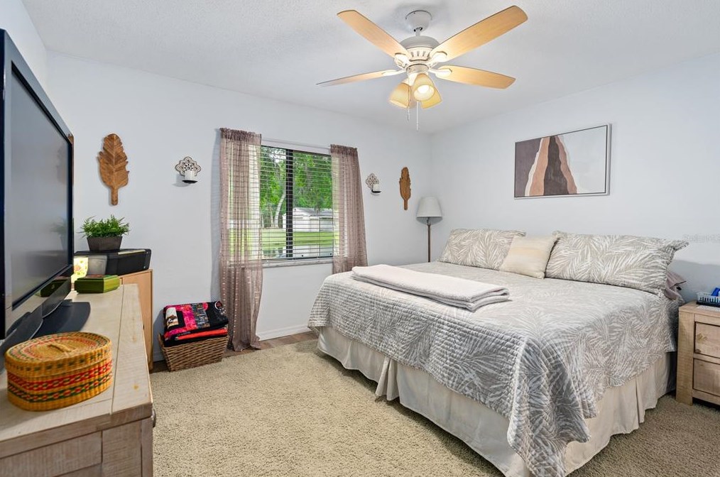 800 Acorn Ln, Daytona Beach FL  32127-4926 exterior