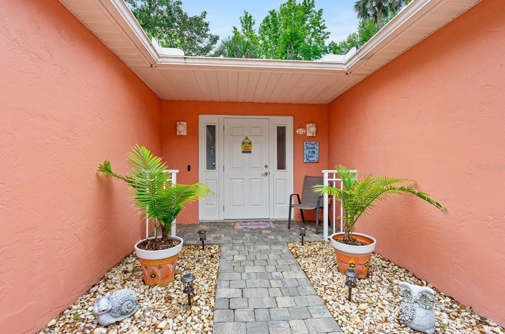 800 Acorn Ln, Daytona Beach FL  32127-4926 exterior