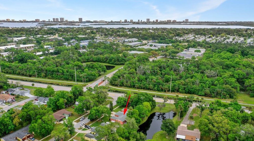 800 Acorn Ln, Daytona Beach FL  32127-4926 exterior