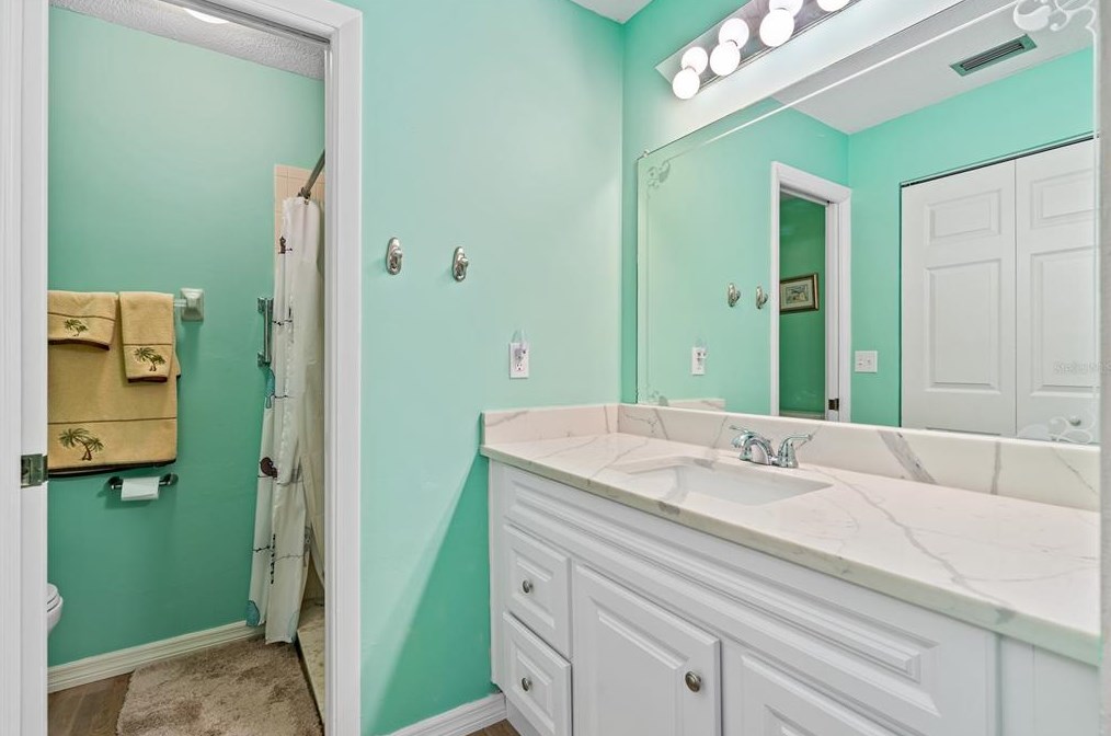 800 Acorn Ln, Daytona Beach FL  32127-4926 exterior