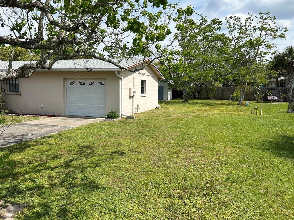 2842 Hayes Ln, Deltona FL  32738-3419 exterior